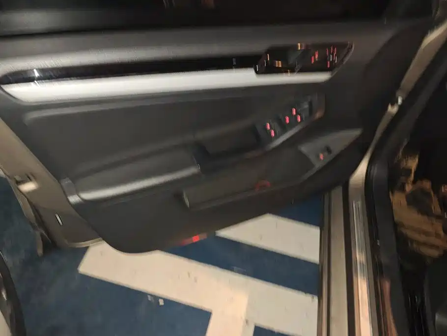 Volkswagen Sagitar 2015