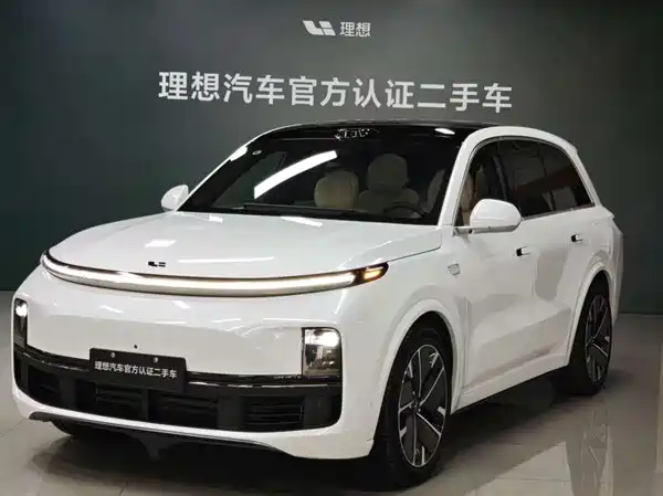 Li Auto L8 2025
