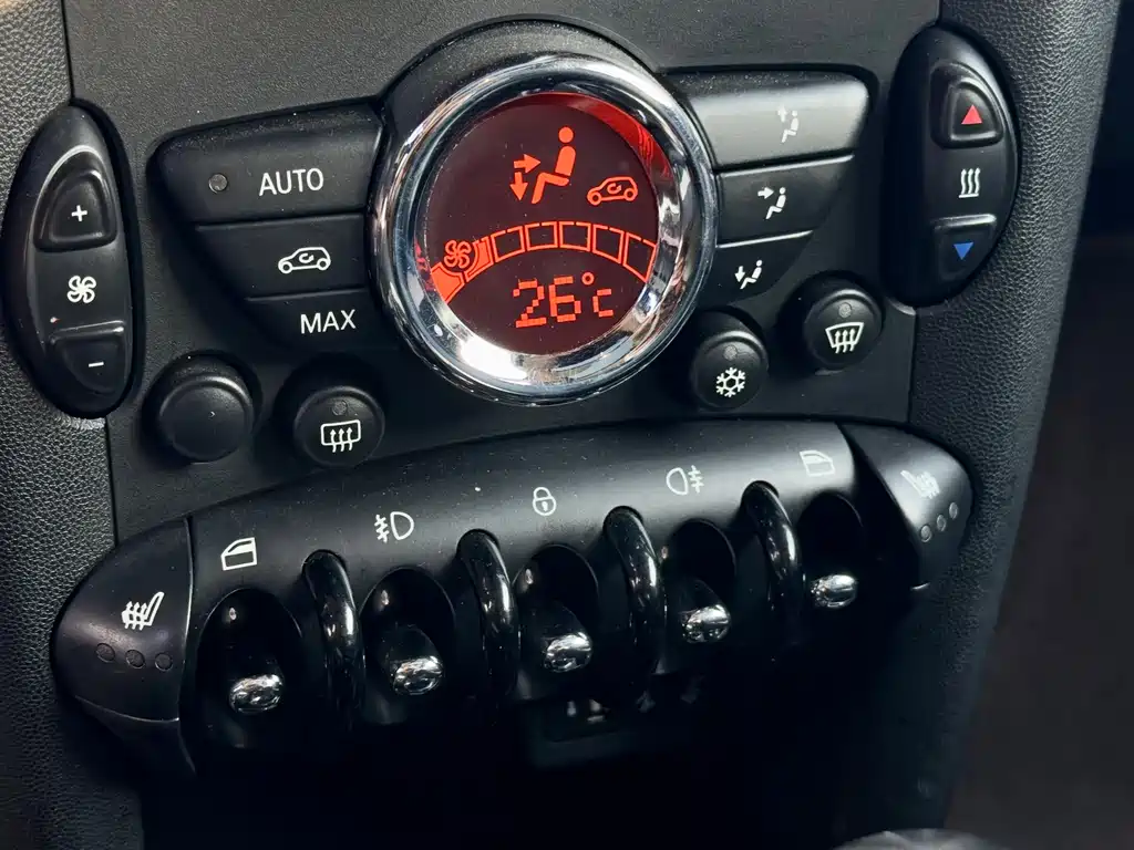 MINI Clubman 2011 — фото 15