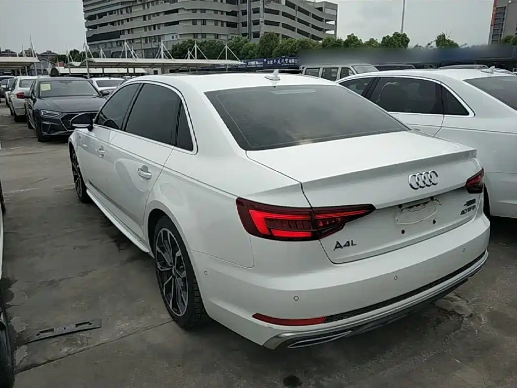 Audi A4L 2020 — фото 5
