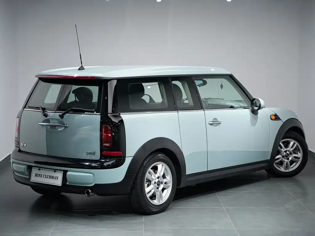 MINI Clubman 2012