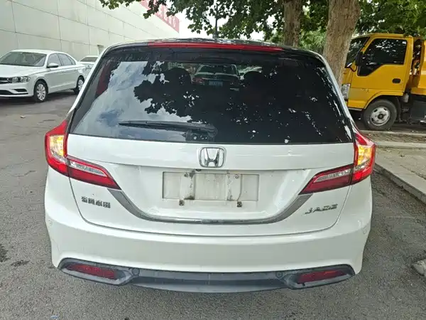 Honda Jade 2016