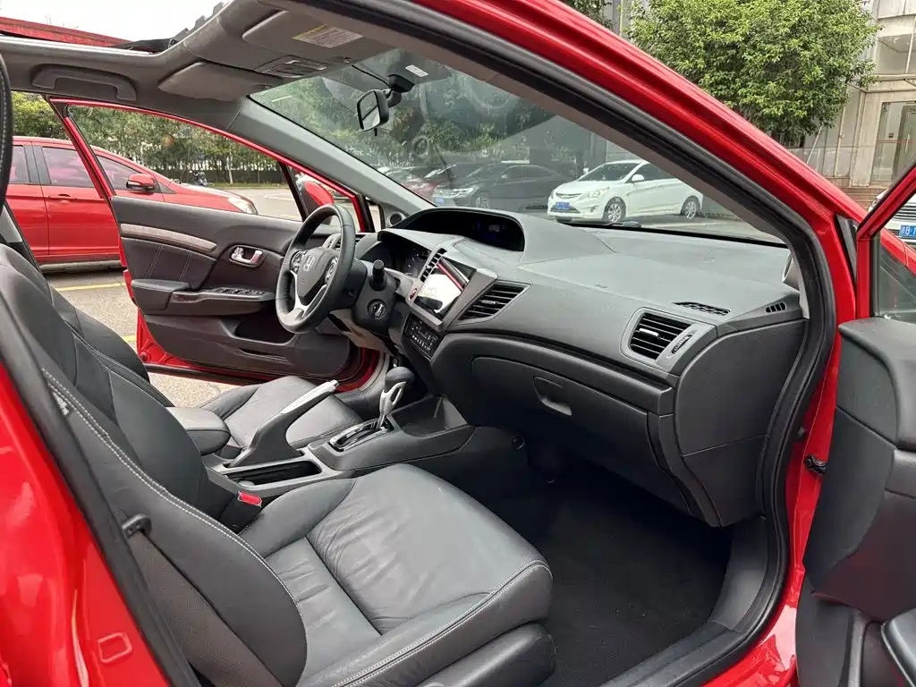 Honda Civic 2014 — фото 12