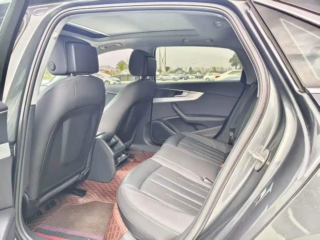Audi A4L 2021