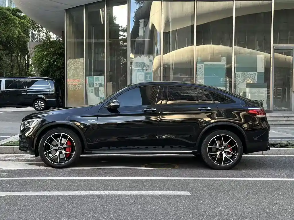 Mercedes-Benz GLC AMG 2022 — фото 3