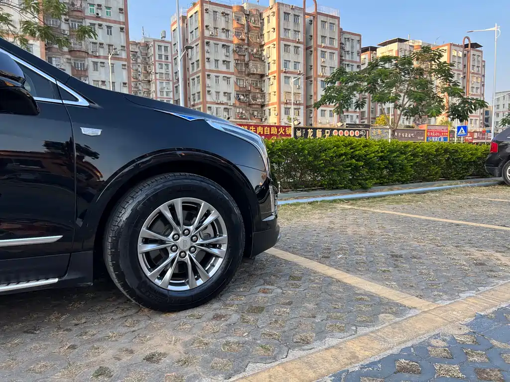 Cadillac XT5 2020 — фото 17