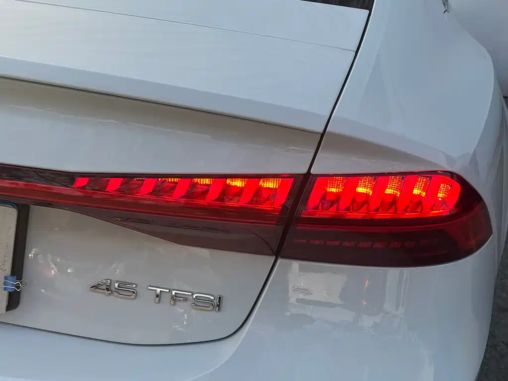 Audi A7 2023 — фото 18