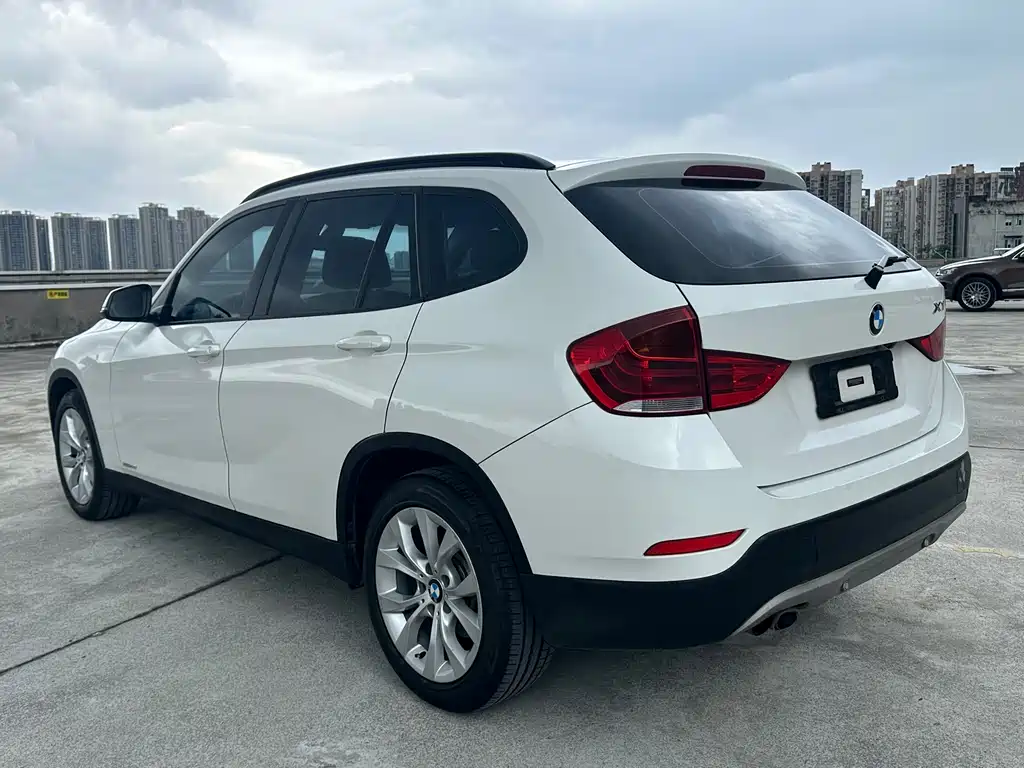 BMW X1 2015 — фото 7