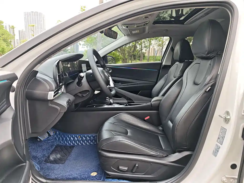 Hyundai Elantra 2022 — фото 4