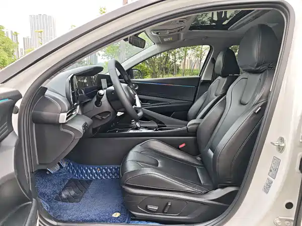 Hyundai Elantra 2022