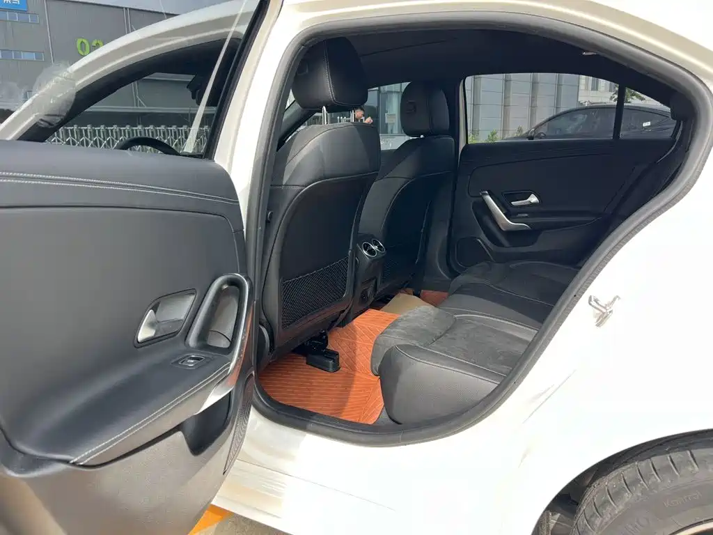 Mercedes-Benz A-Class 2023 — фото 8