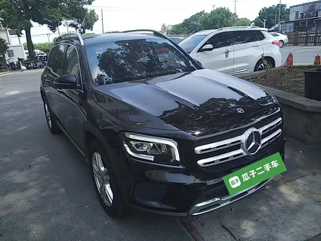 Mercedes-Benz GLB 2023