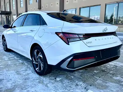 Hyundai Elantra 2023