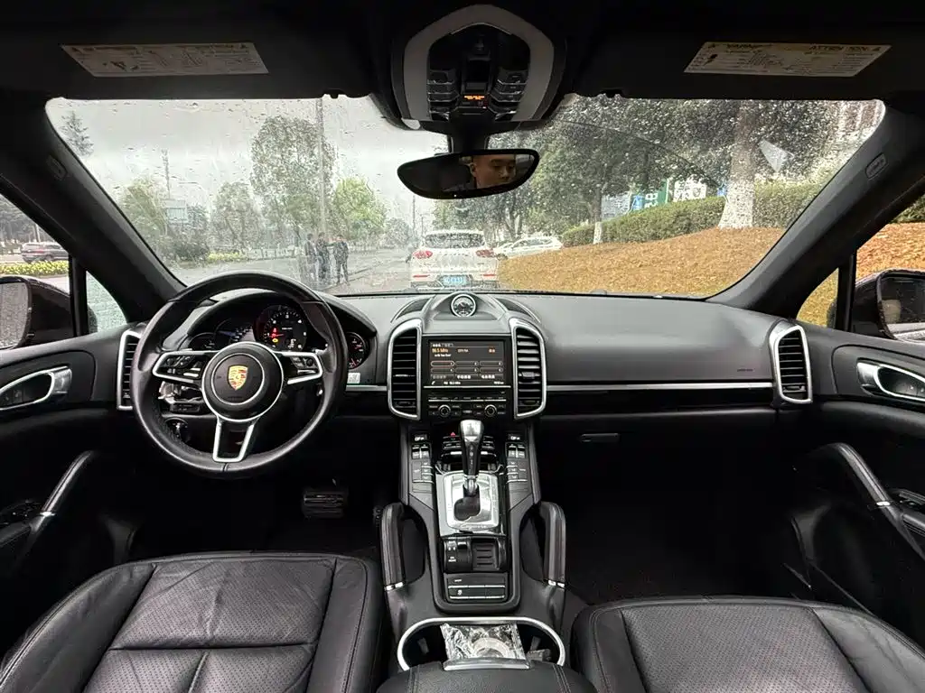 Porsche Cayenne 2016 — фото 11