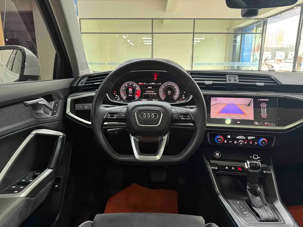 Audi Q3 2021 — фото 16