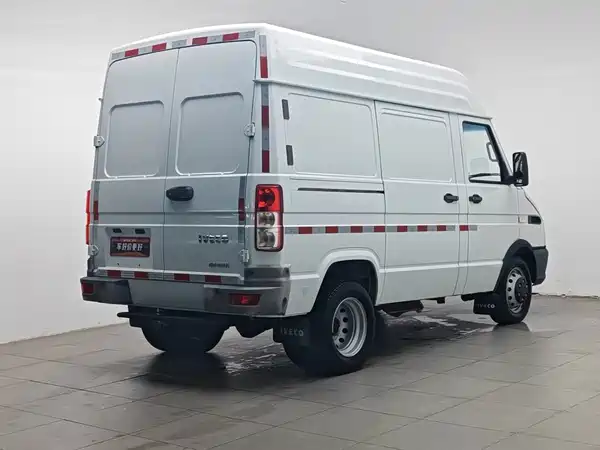Iveco Proud 2020