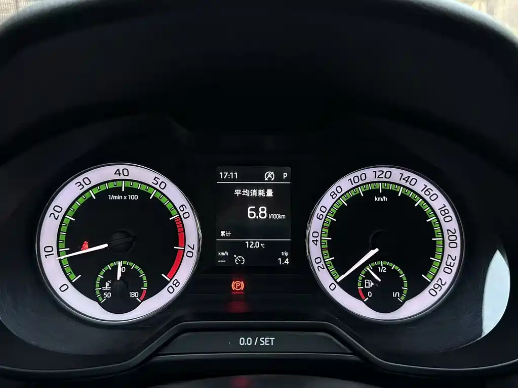 Skoda Octavia 2018 — фото 13