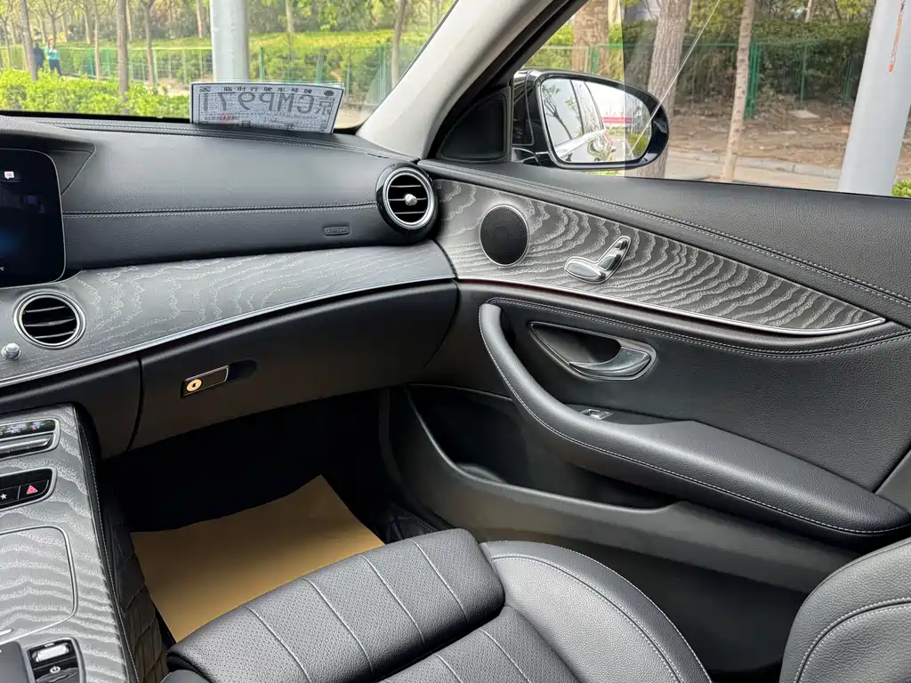 Mercedes-Benz E-Class 2021 — фото 10