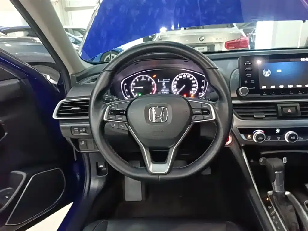 Honda Accord 2019 — фото 11