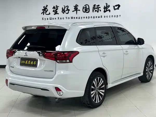 Mitsubishi Outlander 2021