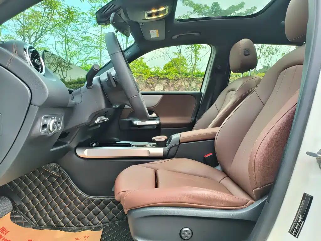 Mercedes-Benz GLB 2023