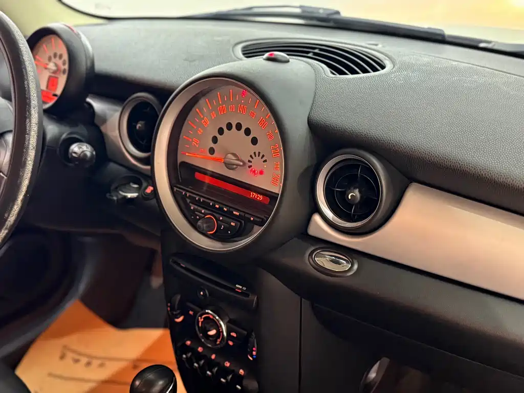 MINI Clubman 2013 — фото 15