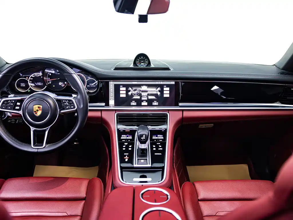 Porsche Panamera 2019 — фото 19