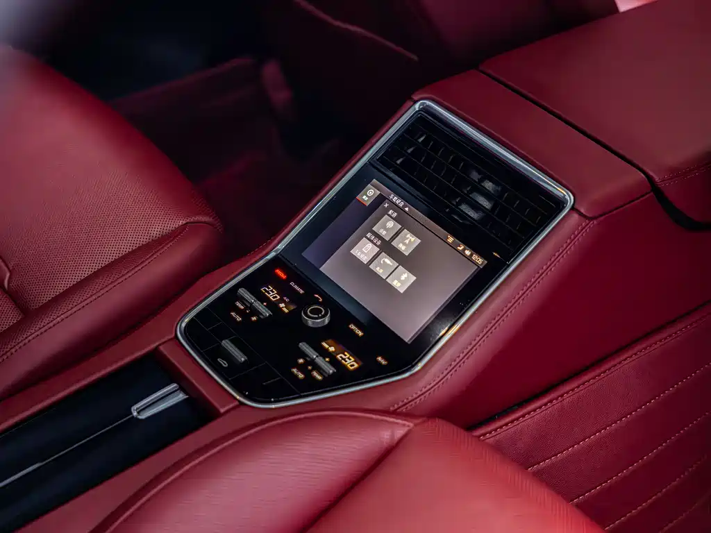 Porsche Panamera 2019 — фото 16