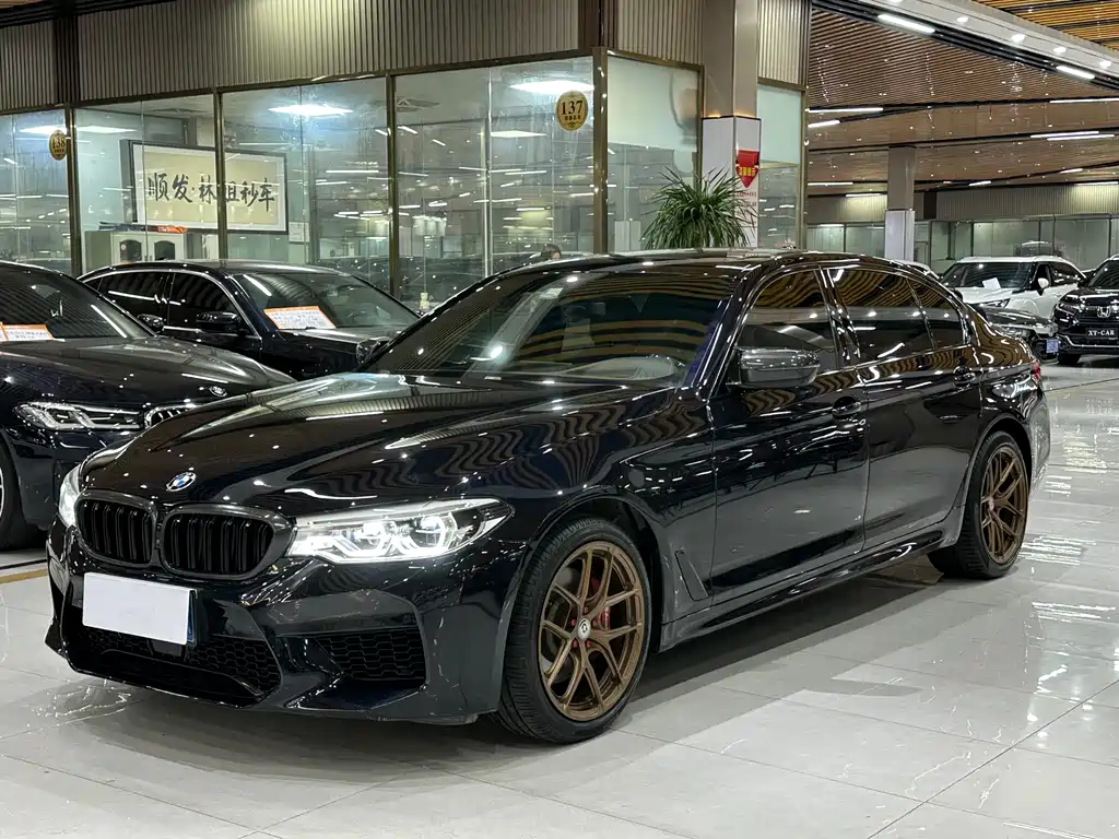 BMW 5 Series 2020 — фото 1