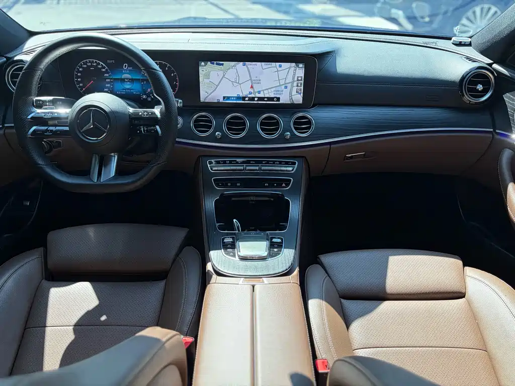 Mercedes-Benz E-Class 2022 — фото 21