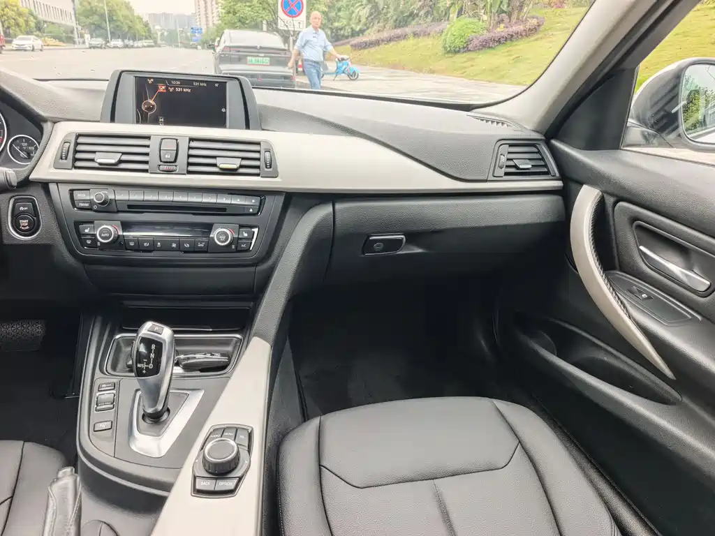 BMW 3 Series 2015 — фото 4