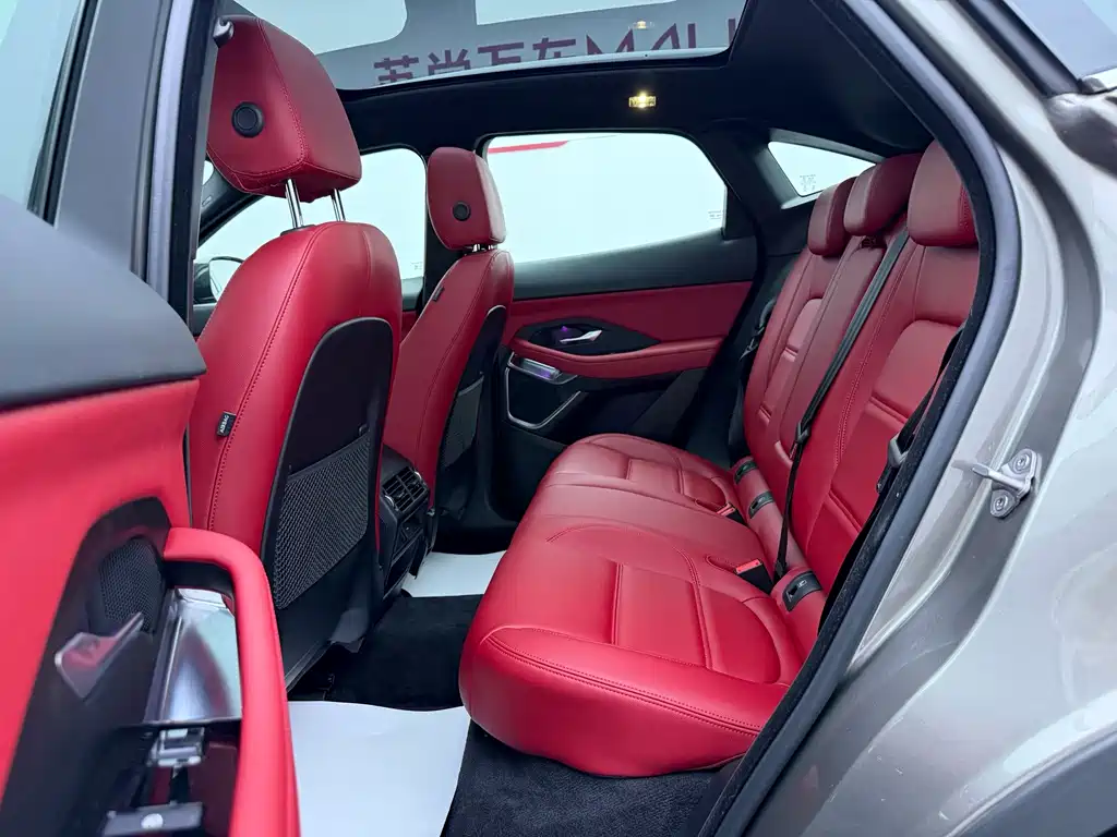 Jaguar E-PACE 2023 — фото 19