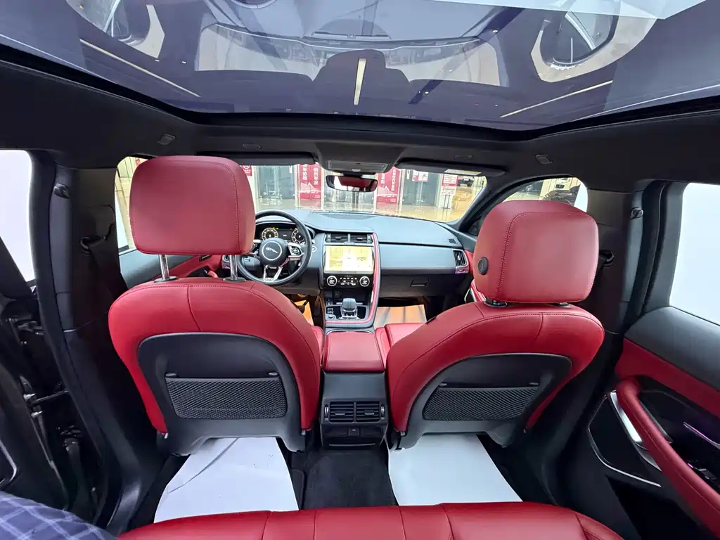 Jaguar E-PACE 2023 — фото 18