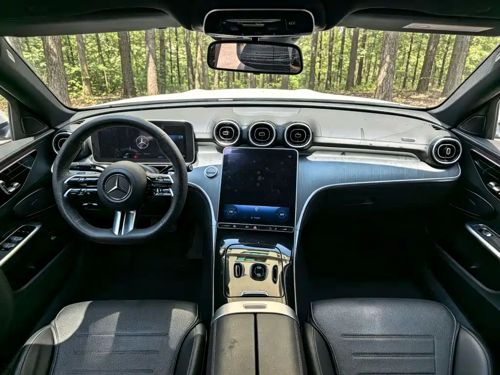 Mercedes-Benz C-Class 2024 — фото 13