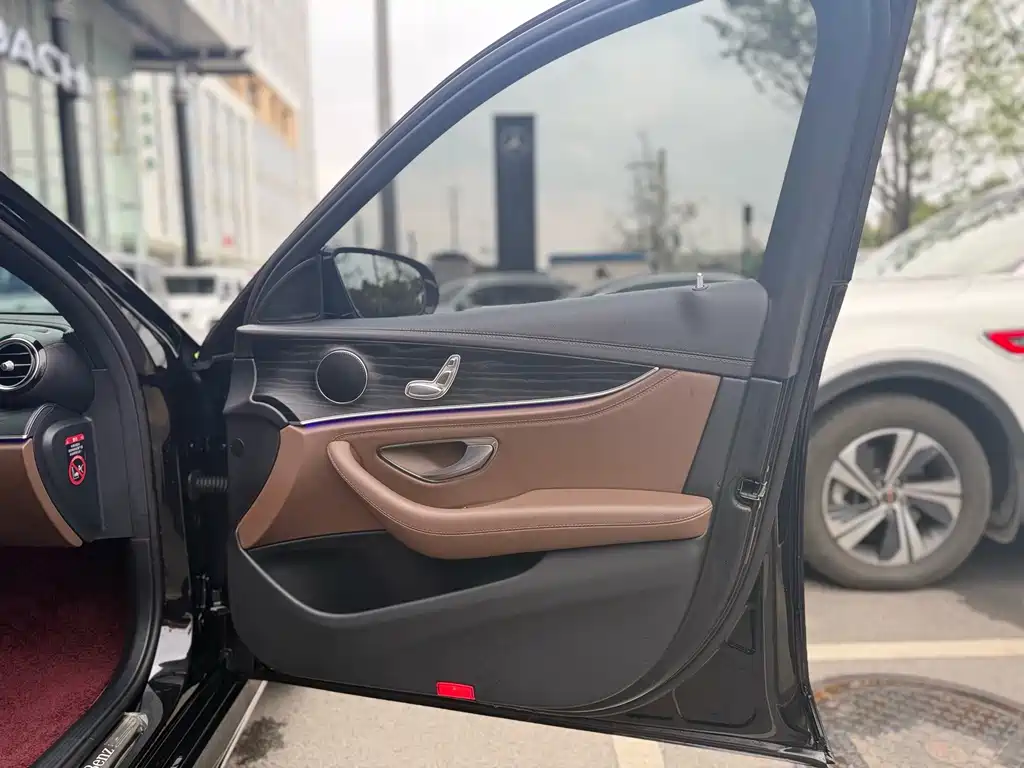 Mercedes-Benz E-Class 2023 — фото 23