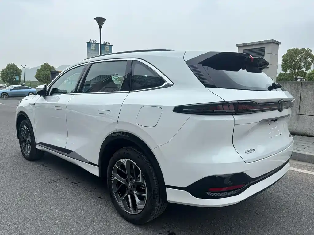 Changan CS75 PLUS 2026 — фото 4