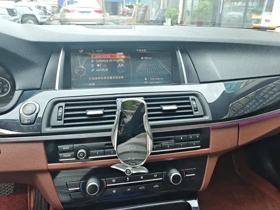 BMW 5 Series 2017 — фото 13