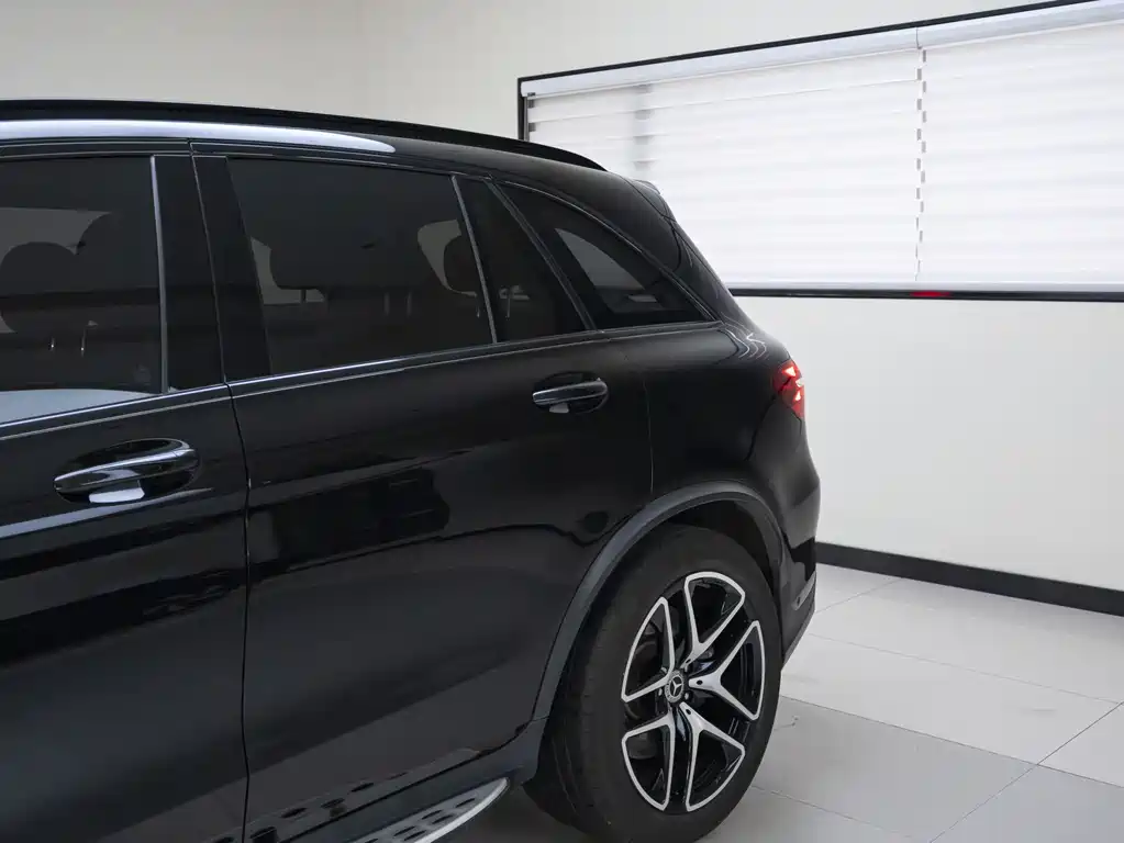 Mercedes-Benz GLC AMG 2020 — фото 15