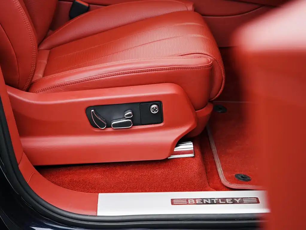 Bentley Bentayga 2022 — фото 13
