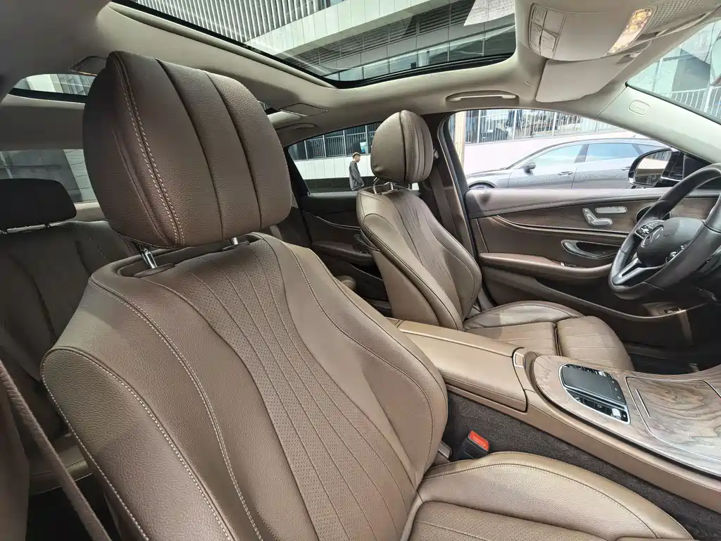 Mercedes-Benz E-Class 2020 — фото 18