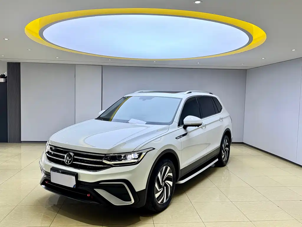 Volkswagen Tiguan L 2023 — фото 1