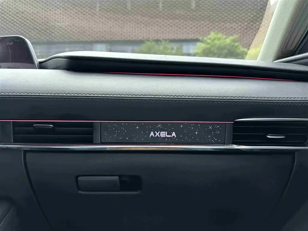 Mazda 3 Axela 2022 — фото 20