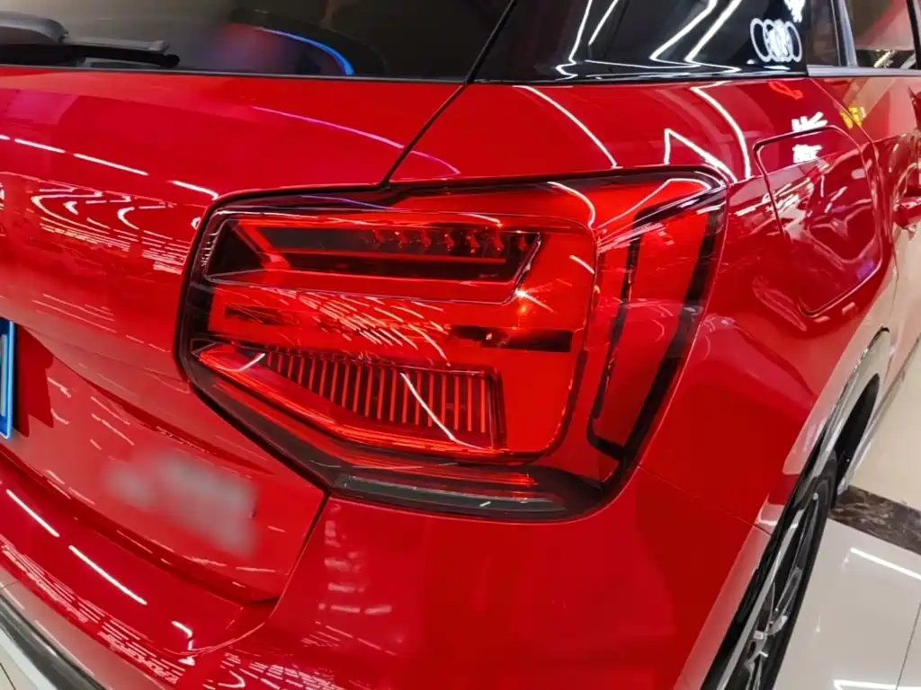 Audi Q2L 2021 — фото 8