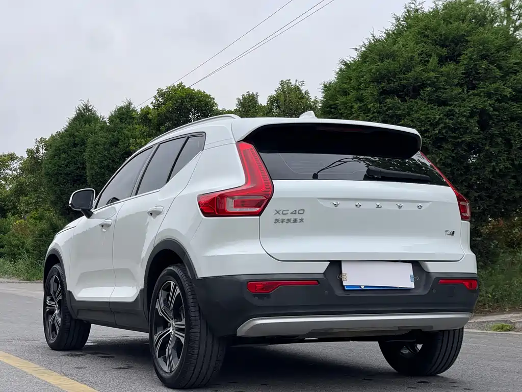 Volvo XC40 2021 — фото 5