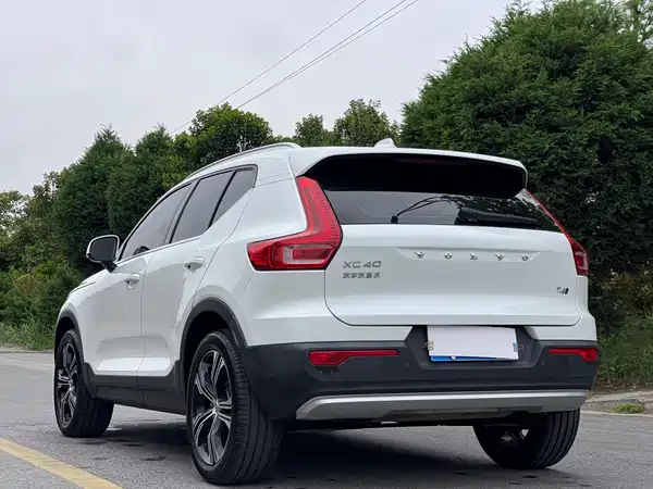 Volvo XC40 2021