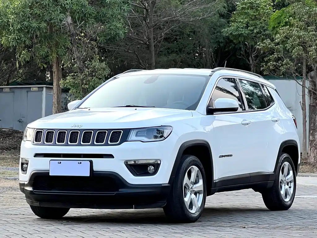 Jeep Compass 2017 — фото 1