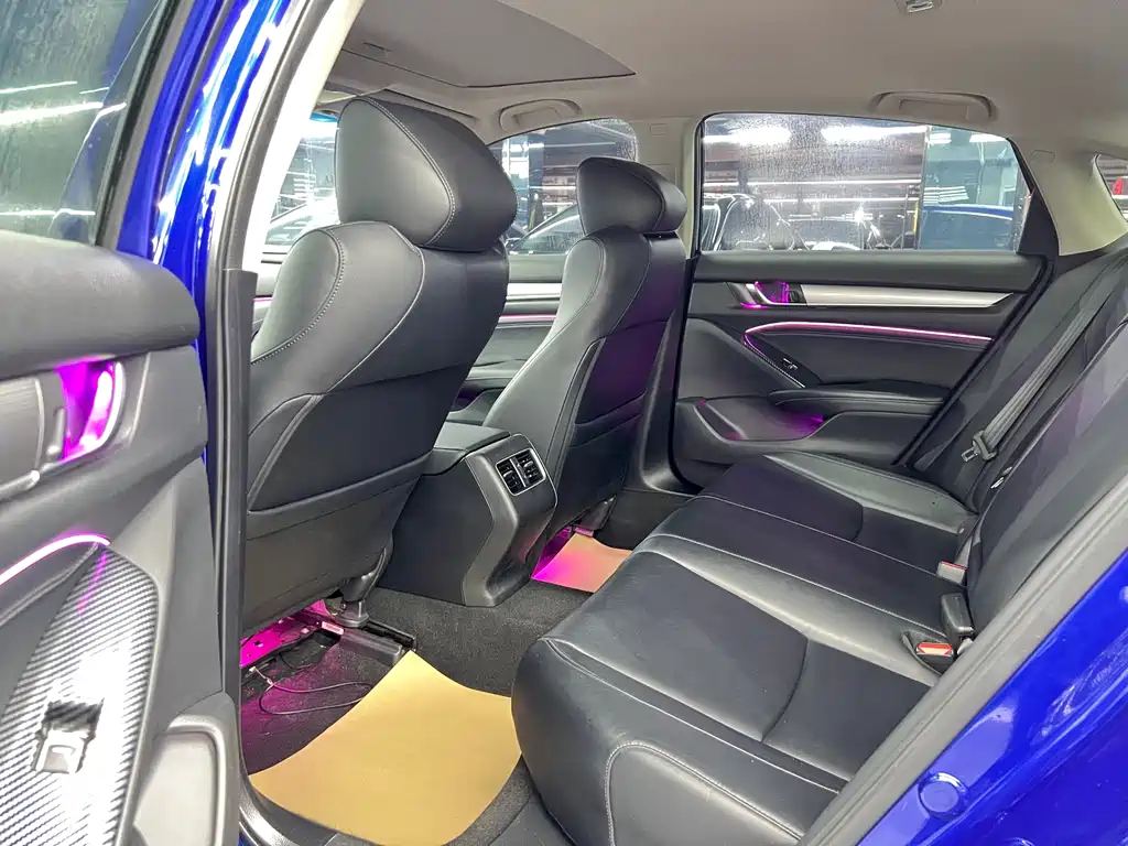 Honda Accord 2018 — фото 10