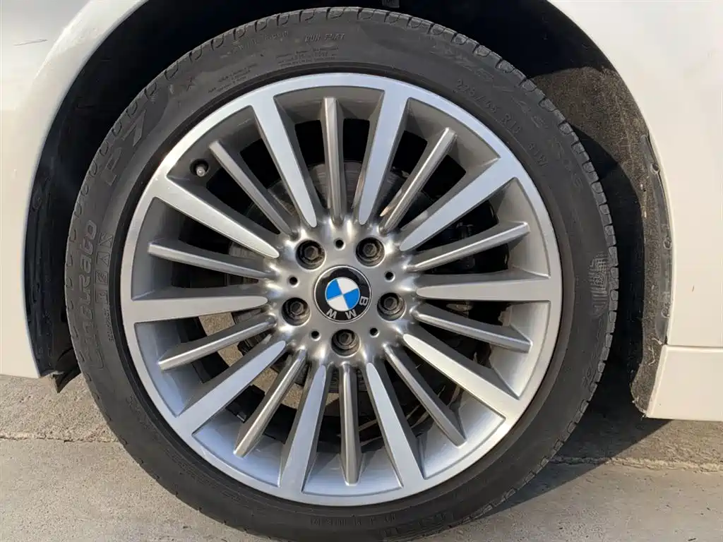 BMW 3 Series 2019 — фото 9