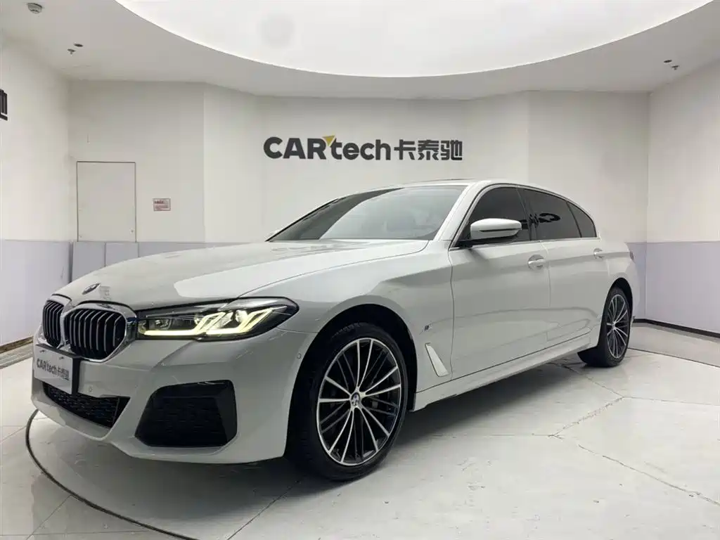 BMW 5 Series 2021 — фото 1
