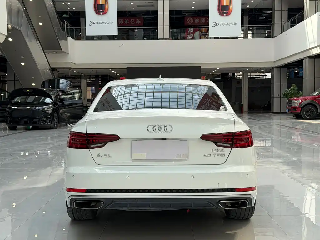 Audi A4L 2019 — фото 5